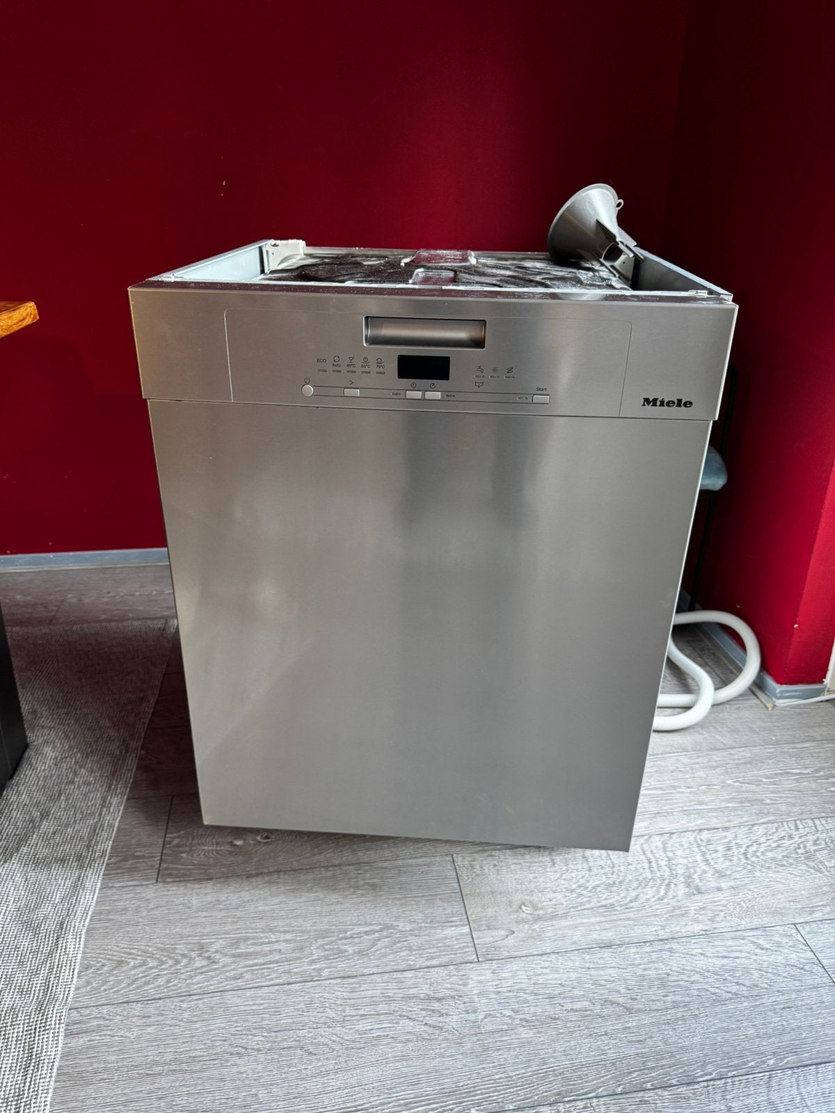 Miele G5132 SCU - Defect(F84) - Voor onderdelen of reparatie, Ophalen, Niet werkend, Inbouw, 85 tot 90 cm