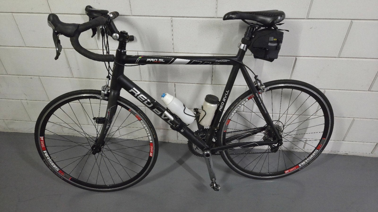 Red Bull PRO SL racefiets - Zo goed als nieuw, Fietsen en Brommers, Fietsen | Racefietsen, Ophalen