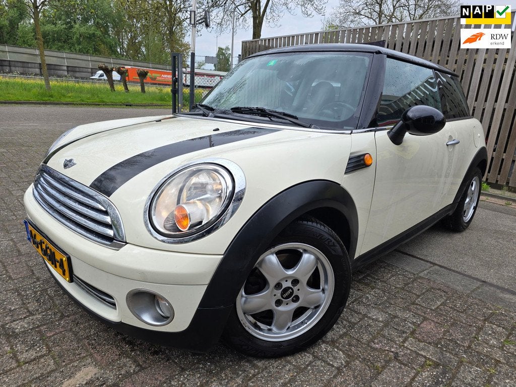 Mini Mini 1.6 Cooper/ 2e eigenaar/nap/airco/apk/24-11-2026/r, Auto's, Voorwielaandrijving, Gebruikt, 4 cilinders, 4 stoelen