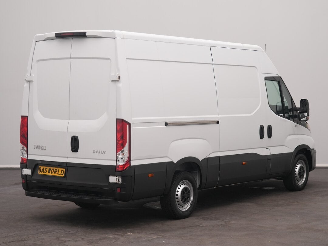Iveco Daily 35S14 Gesloten bestelwagen L2H2 Airco Cruise 350, Auto's, Gebruikt, Euro 6, Iveco, Wit