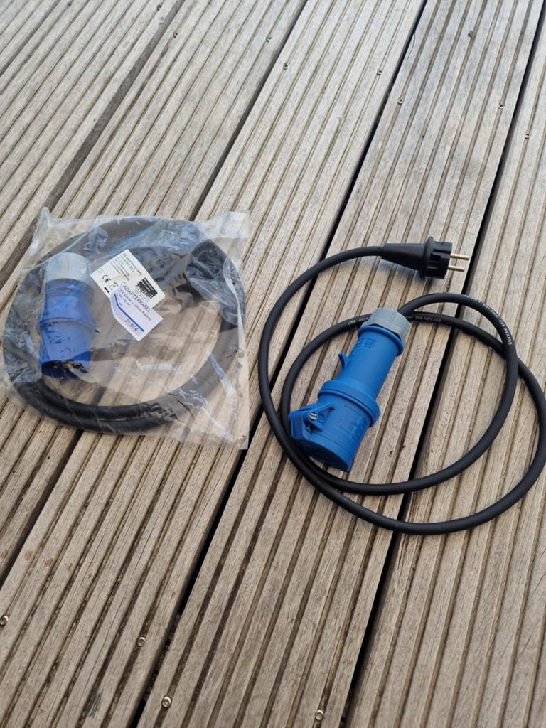 CEE verloopkabel / camping adapterkabel 230V – nauwelijks ge, Ophalen of Verzenden, Zo goed als nieuw
