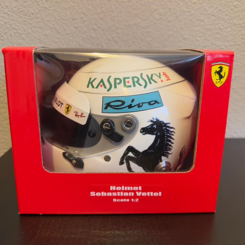 Sebastian Vettel 1:2 helm 2019 Ferrari, Ophalen of Verzenden, Zo goed als nieuw, Overige merken