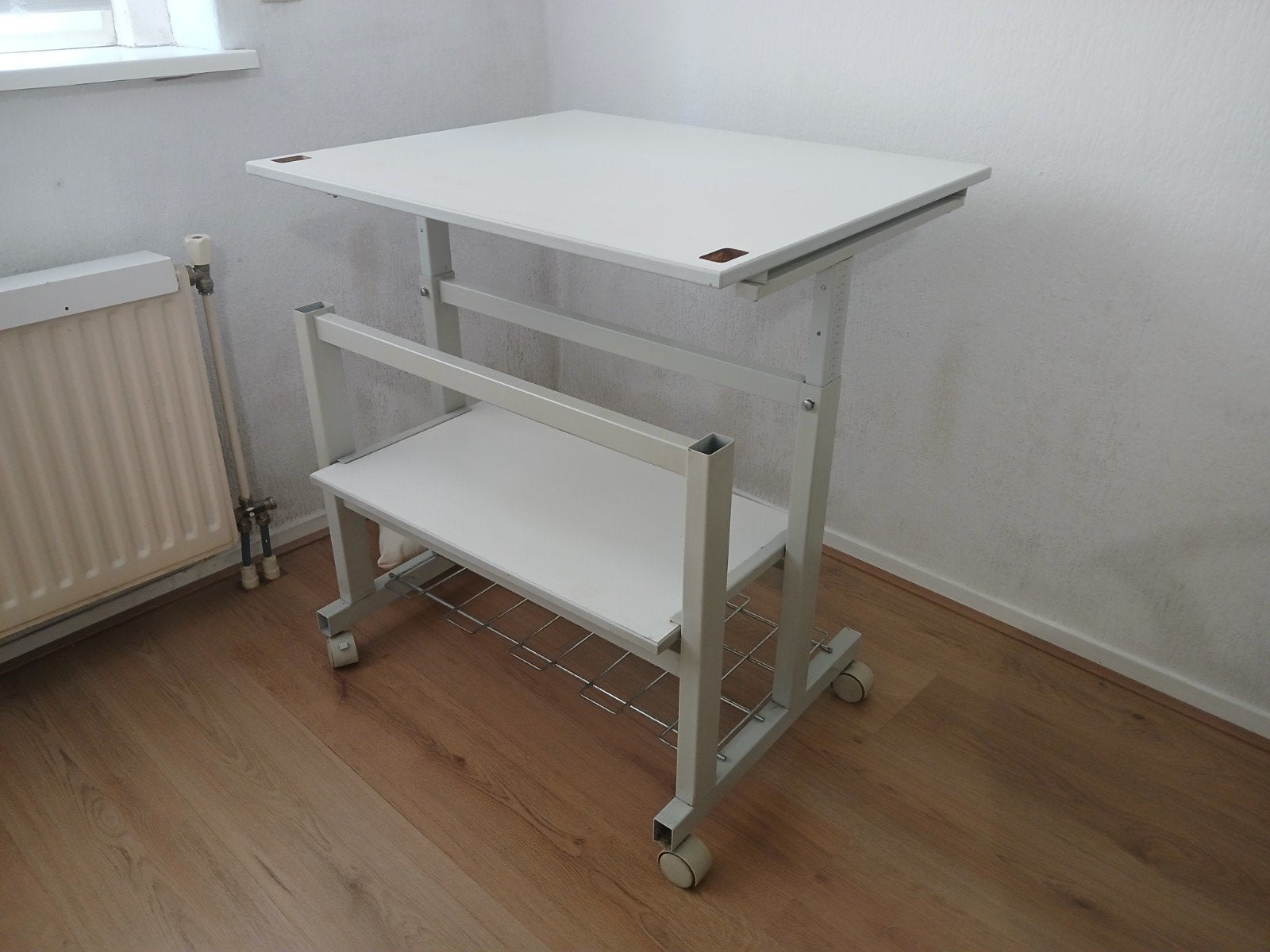 Verstelbaar computer- of studiebureau - Goede staat, Huis en Inrichting, Bureaus, Ophalen, Gebruikt