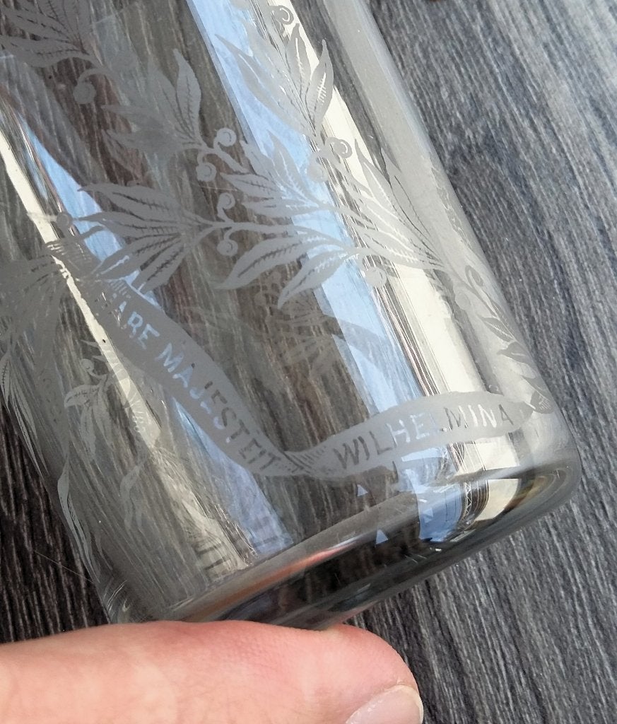 Omstreek 1898 Herdenkingsglas Drinkglas Koningin Wilhelmina, Antiek en Kunst, Antiek | Glas en Kristal, Ophalen of Verzenden