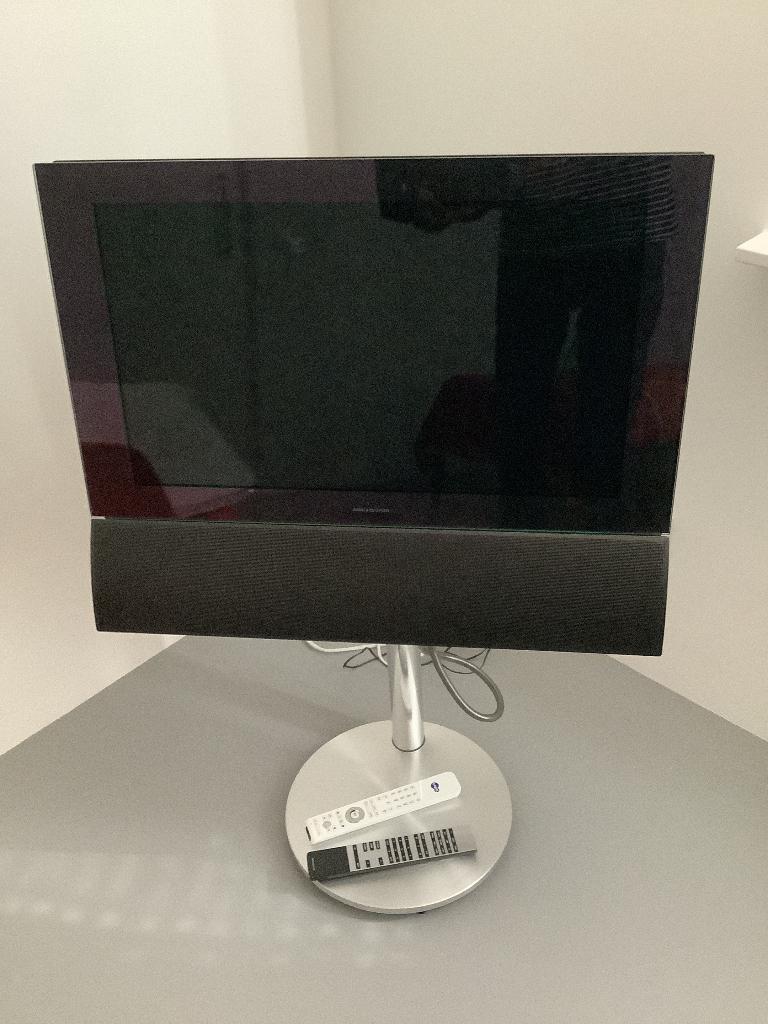 B&O televisie op standaard, Gebruikt, 50 Hz, LCD, 40 tot 60 cm