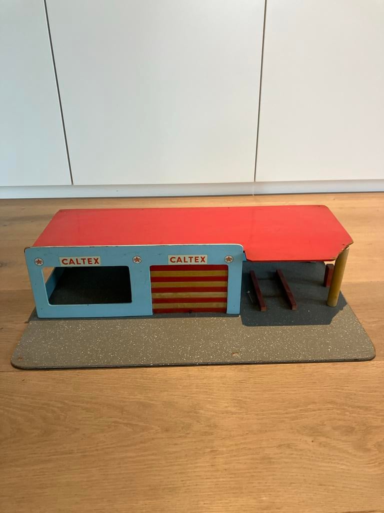 Sio Vintage Houten Caltex Garage Jaren '50 - 60x30cm, Antiek en Kunst, Antiek | Speelgoed, Ophalen of Verzenden