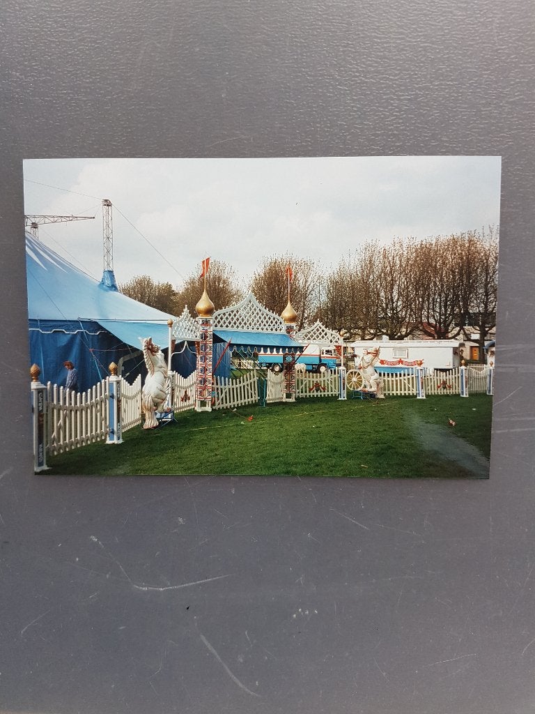 Circus Bongo in Wijchen, april 1998, foto`s/ krantenknipsels, Ophalen of Verzenden, Zo goed als nieuw