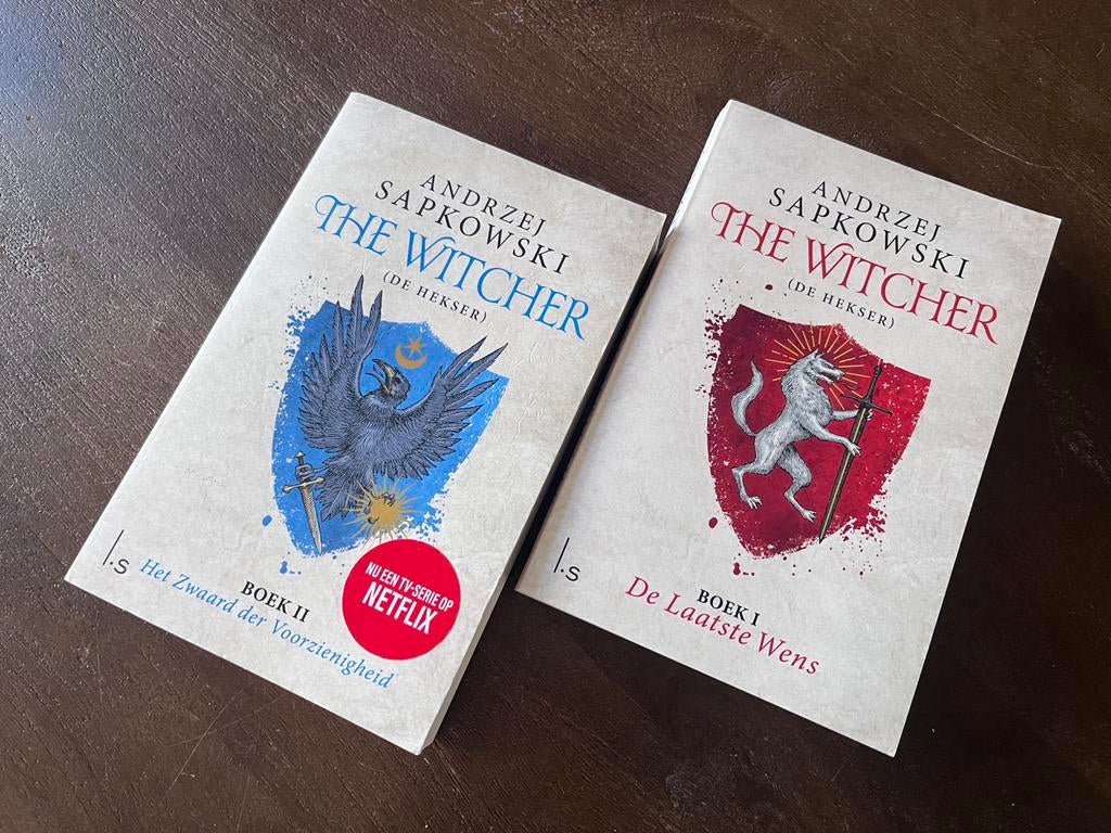 The Witcher boek 1 & 2, Ophalen of Verzenden, Zo goed als nieuw