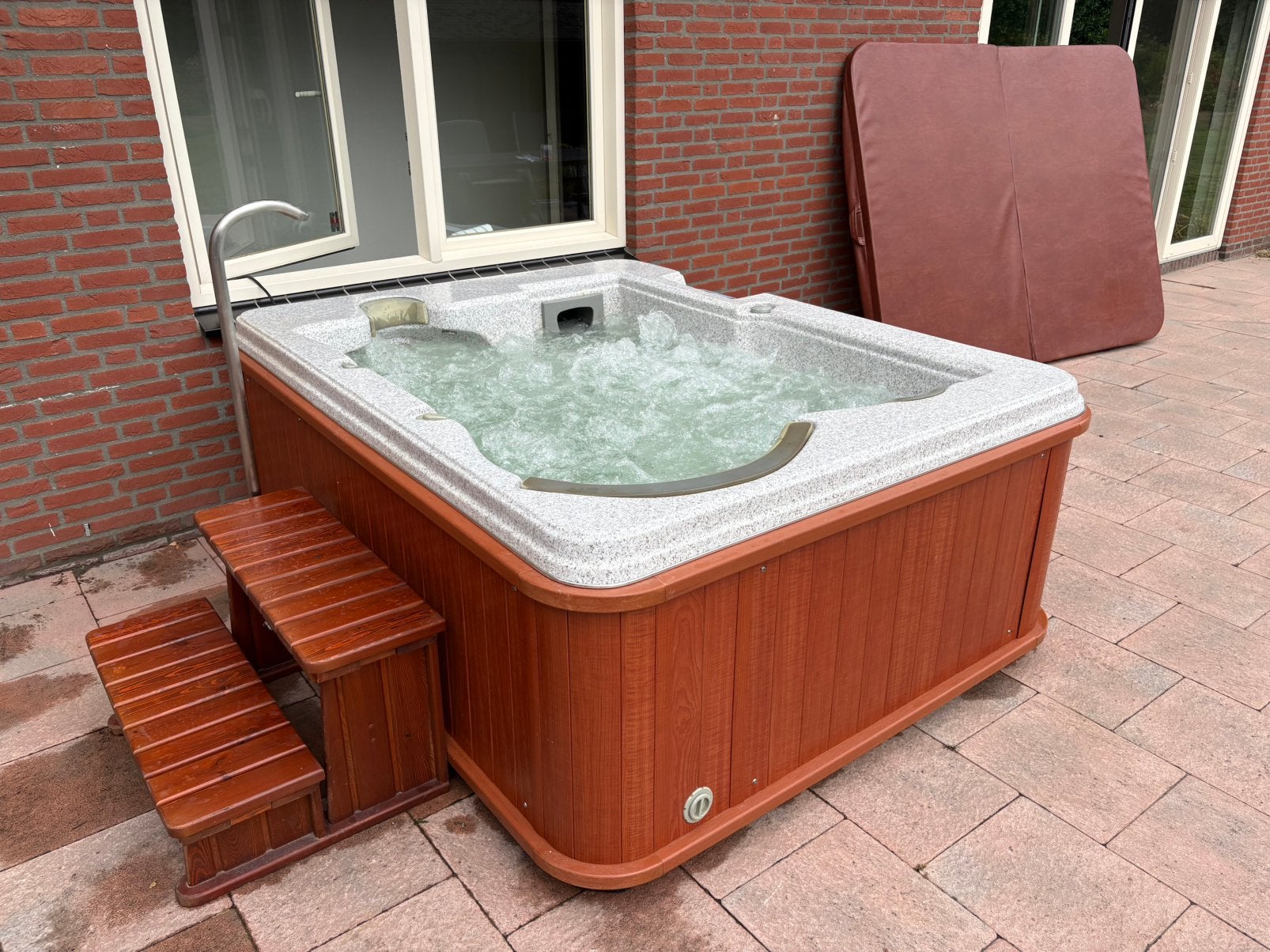Luxe Jacuzzi - weinig gebruikt, altijd binnen gestaan, Ophalen, Gebruikt, Trap