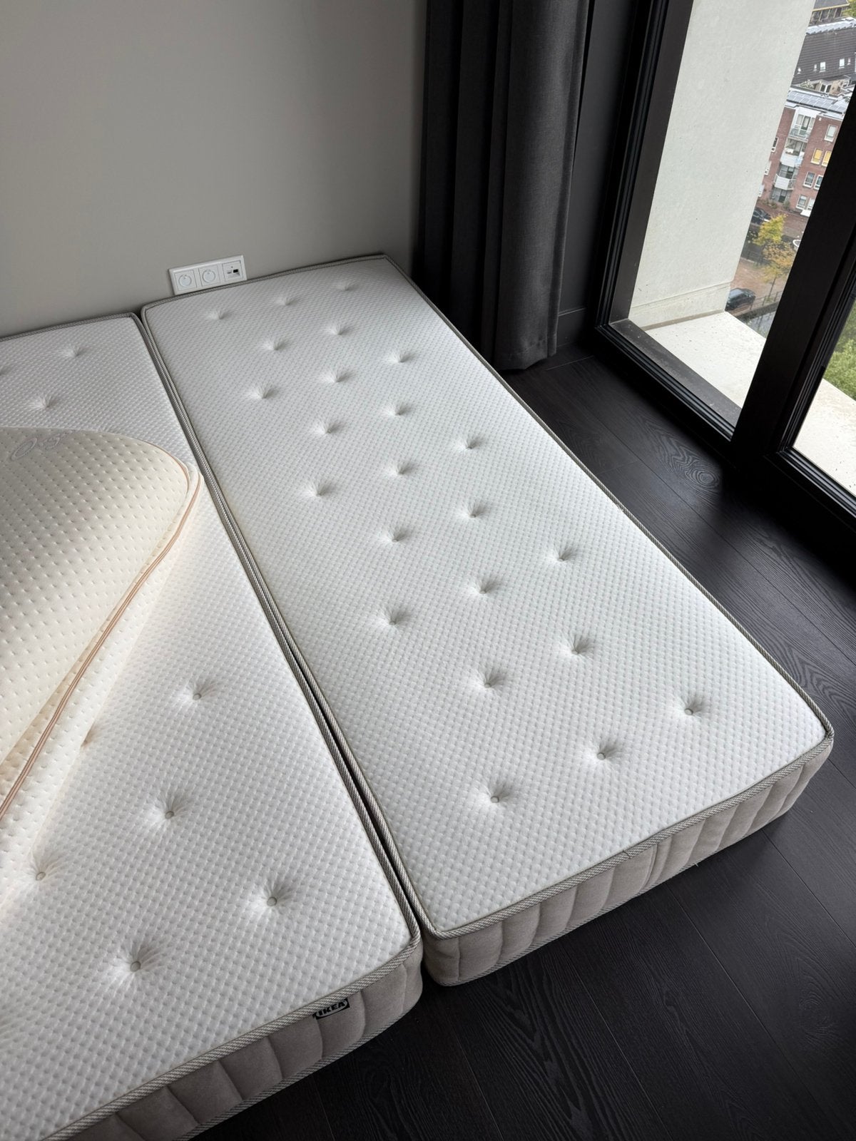 10mo old - Ikea Matress 80cm & 160cm, Topper 240cm., Ophalen of Verzenden, Zo goed als nieuw, Tweepersoons, 160 cm