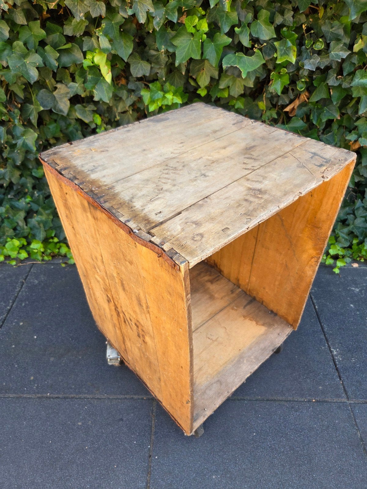 vintage kist tafel kastje op wielen, Huis en Inrichting, Kasten | Overige, Ophalen, Gebruikt