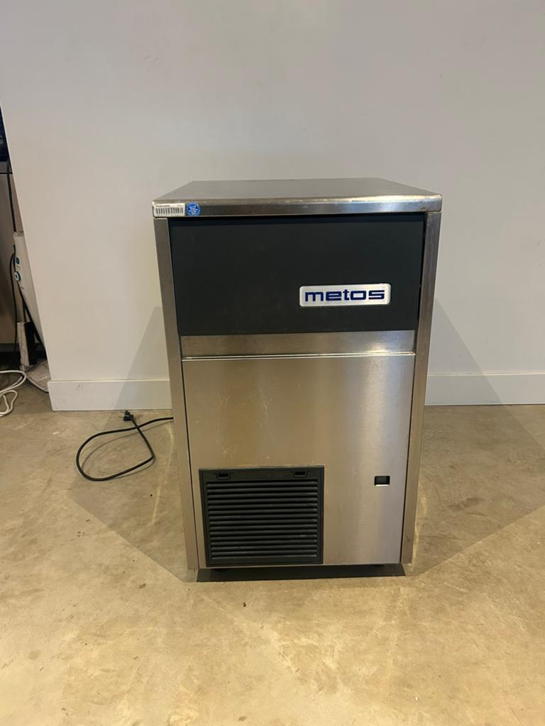 IJsblokjesmachine ijsblokjes, Ophalen, Zo goed als nieuw