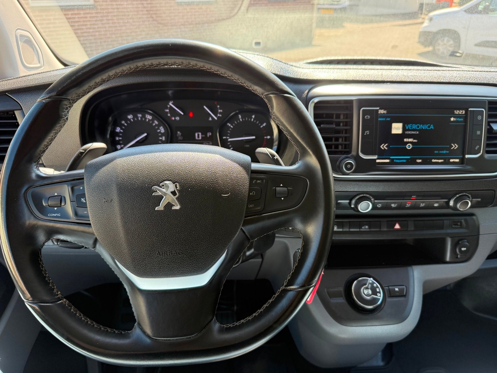 Peugeot Expert 2.0 BlueHDI 145pk automaat Camera CarPlay Nav, Auto's, Bestelauto's, Gebruikt, Euro 6, 4 cilinders, Parkeersensor