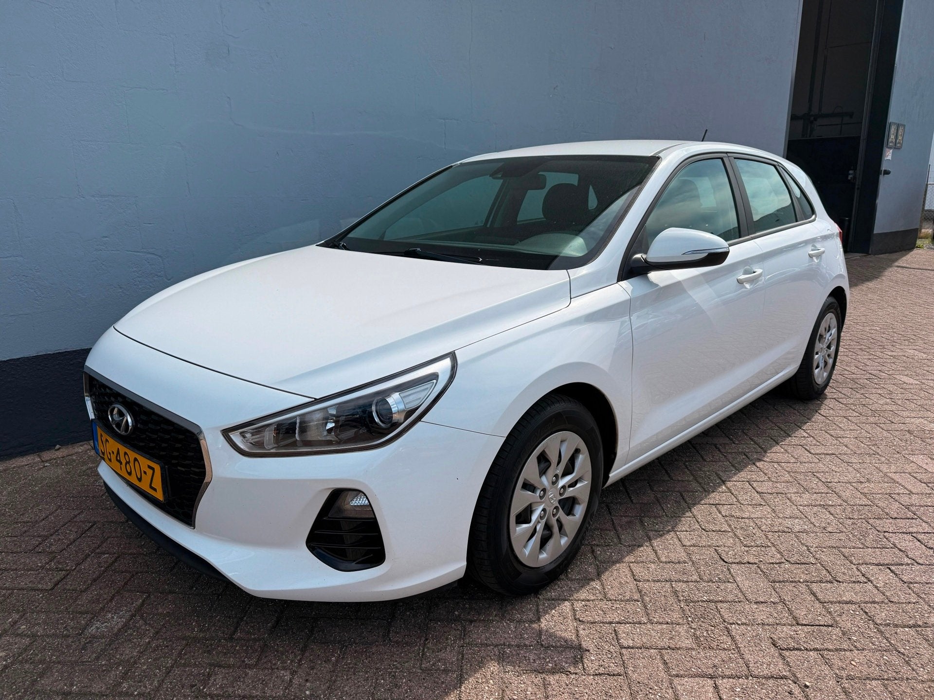 Hyundai I30 1.0 T-GDI i-Motion 5-Deurs - Dealer Onderhouden, Voorwielaandrijving, Met garantie (alle), Wit, Origineel Nederlands