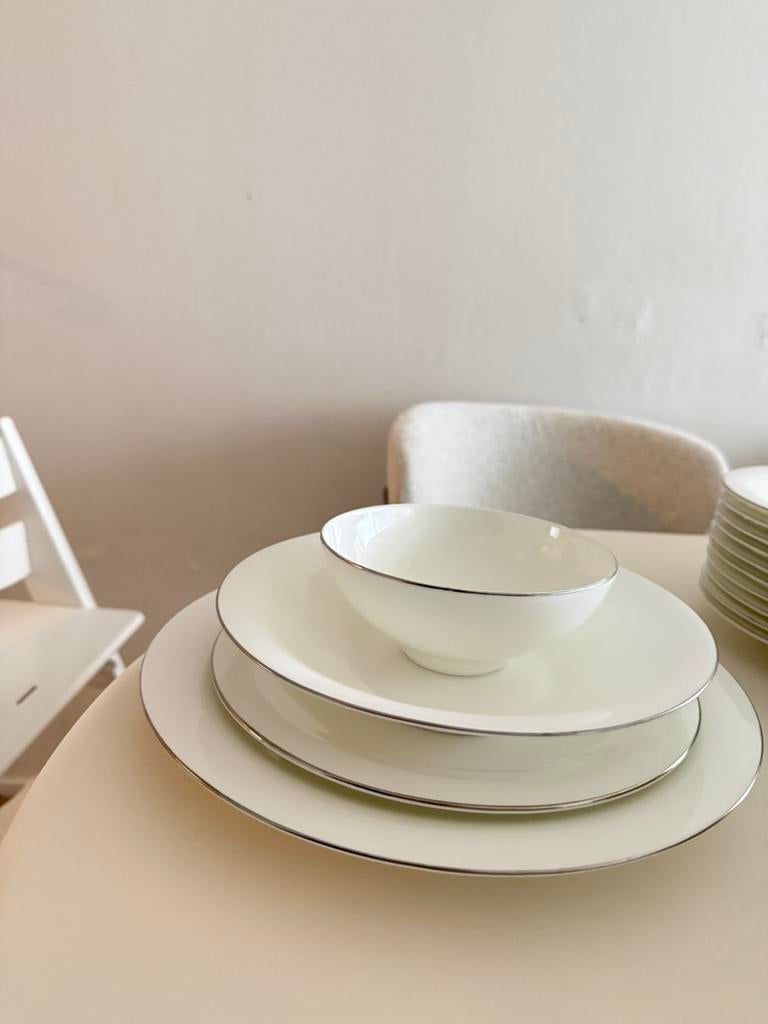 Karaca fine pearl serviesset, Ophalen of Verzenden, Aardewerk, Wedgwood, Bord(en)