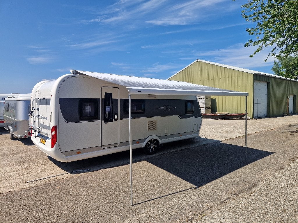 Hobby 560 KMFE, Bomvol Stapelbed 6p Mover Airco Voortent !, Caravans en Kamperen, Caravans, Bedrijf, tot en met 6, 1250 - 1500 kg