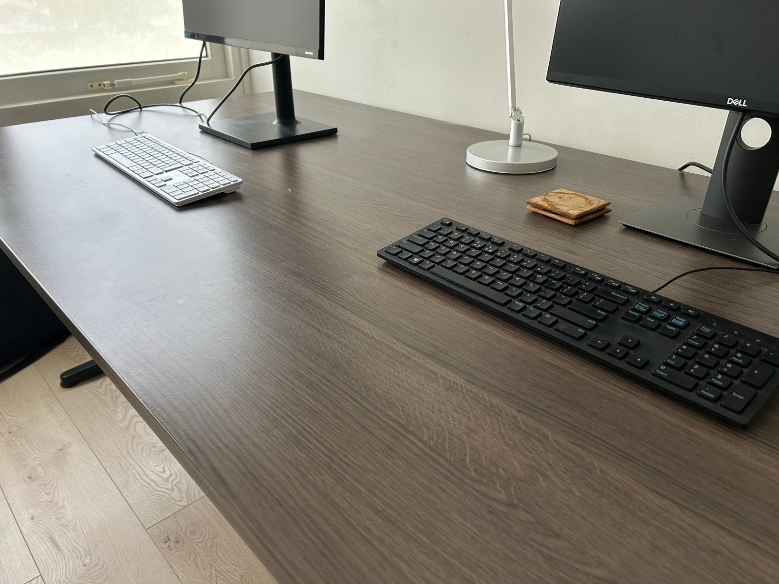 In hoogte verstelbaar bureau 1x2 meter met kabelgoot, Huis en Inrichting, Bureaus, Ophalen, Gebruikt