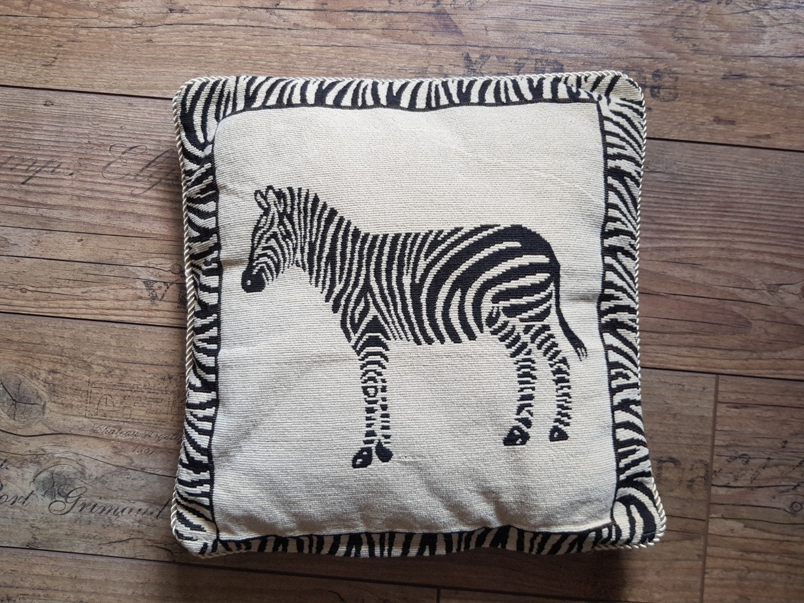 kussen met zeebra print, Handgemaakt, Bruin, Vierkant, Ophalen of Verzenden