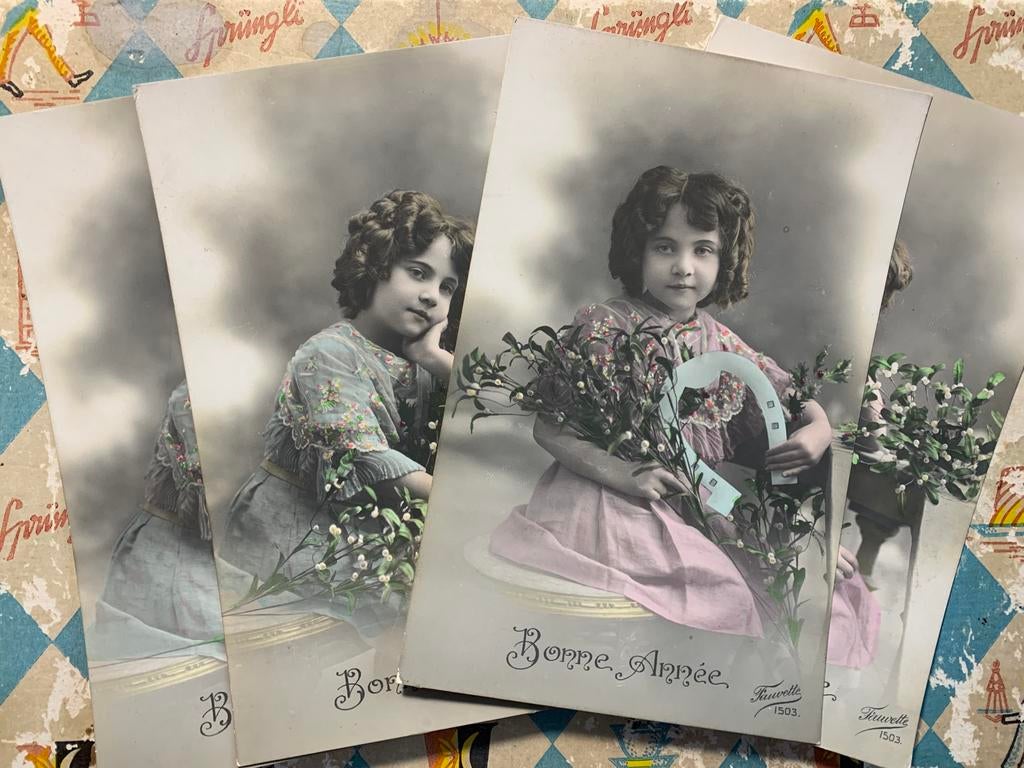 4x Bonne/Heureuse Année - meisje met maretakken (CC), Verzamelen, Ansichtkaarten | Themakaarten, Ophalen of Verzenden, Voor 1920