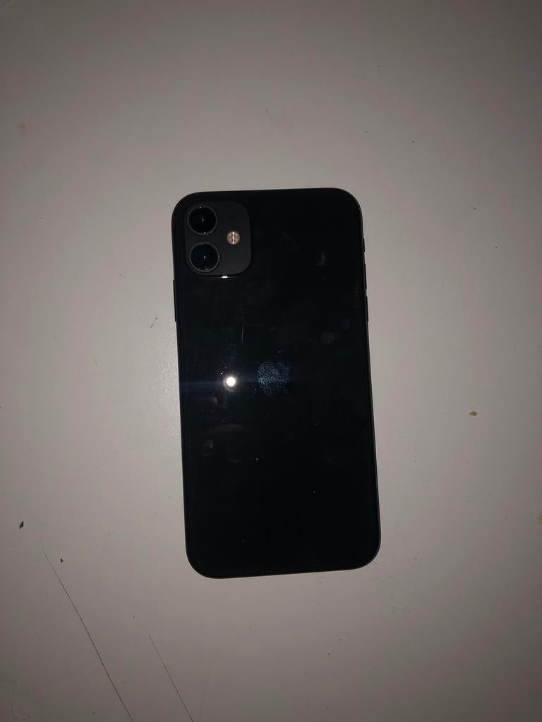 Iphone 11 baterij 100% geen schade, Telecommunicatie, Mobiele telefoons | Apple iPhone, Ophalen, Zo goed als nieuw, 64 GB, IPhone 11