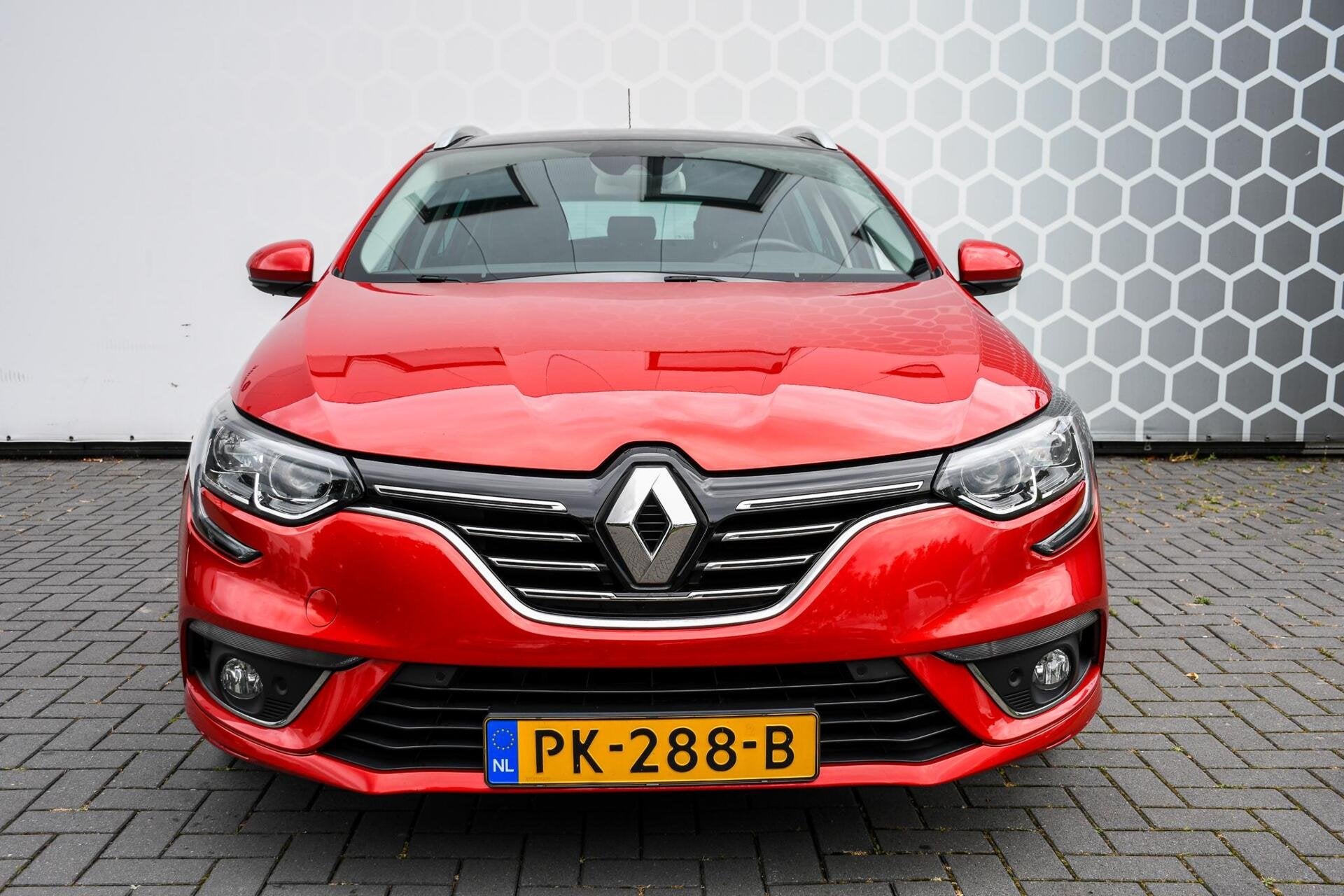 Renault Megane Estate 1.2 TCe Bose Panoramadak LED, Auto's, Voorwielaandrijving, Stof, Gebruikt, 4 cilinders