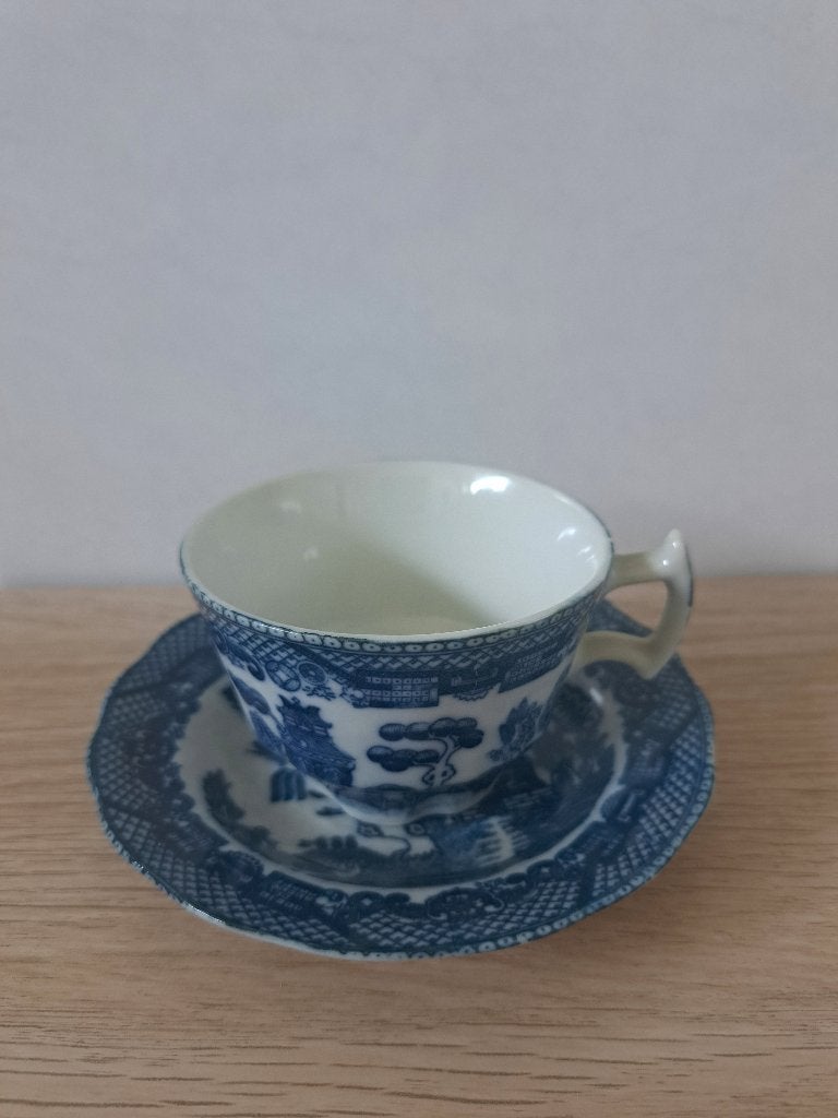 Vintage Blauw-Wit Willow Patroon Kop en Schotel, Ophalen of Verzenden