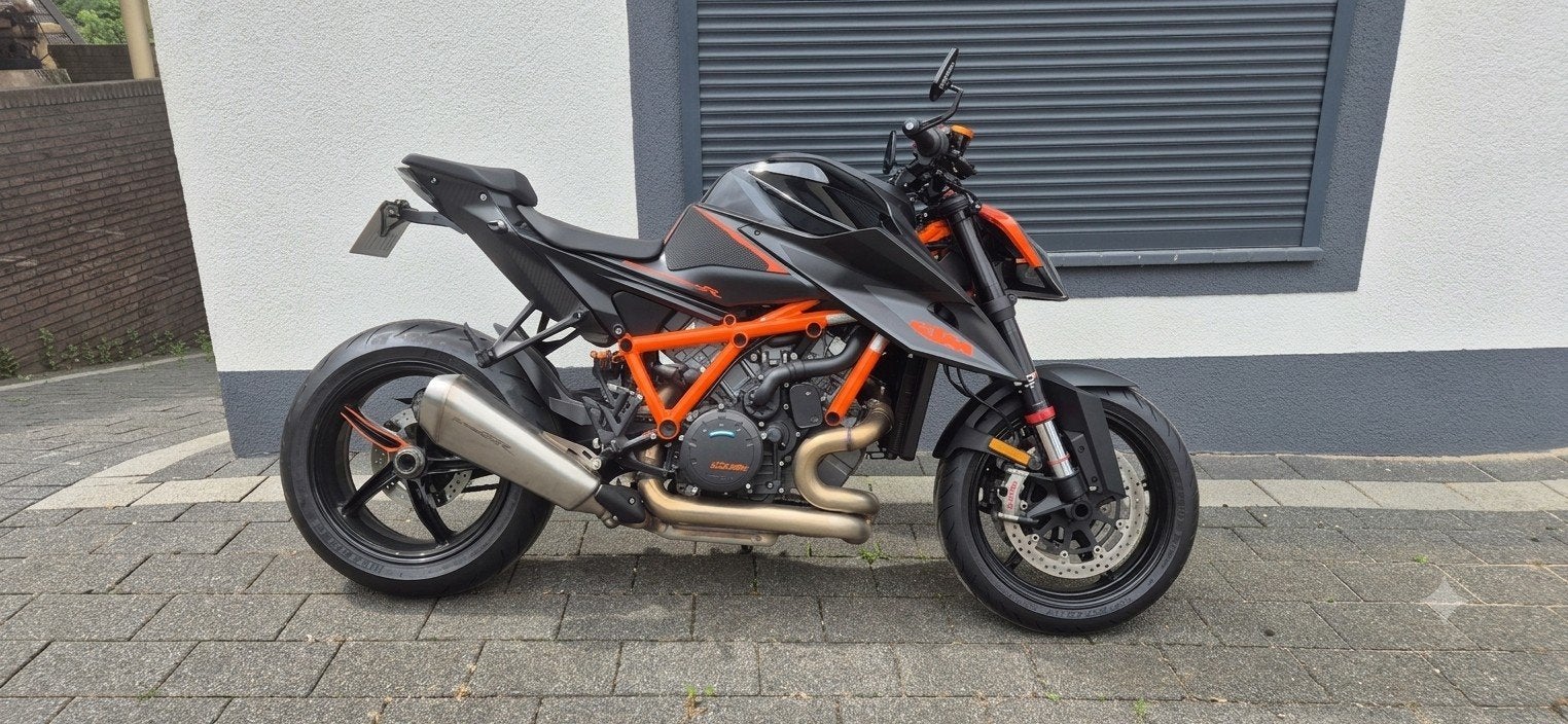 KTM Super Duke 1290R Tech-pack Track-pack lage km stand, 2 cilinders, Motorrijbewijs A, Particulier, Meer dan 35 kW