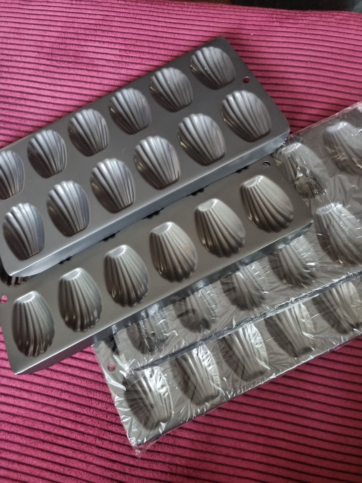 4 Bakvormen voor Madeleines - Nieuw, Overige typen, Nieuw, Ophalen of Verzenden, Metaal