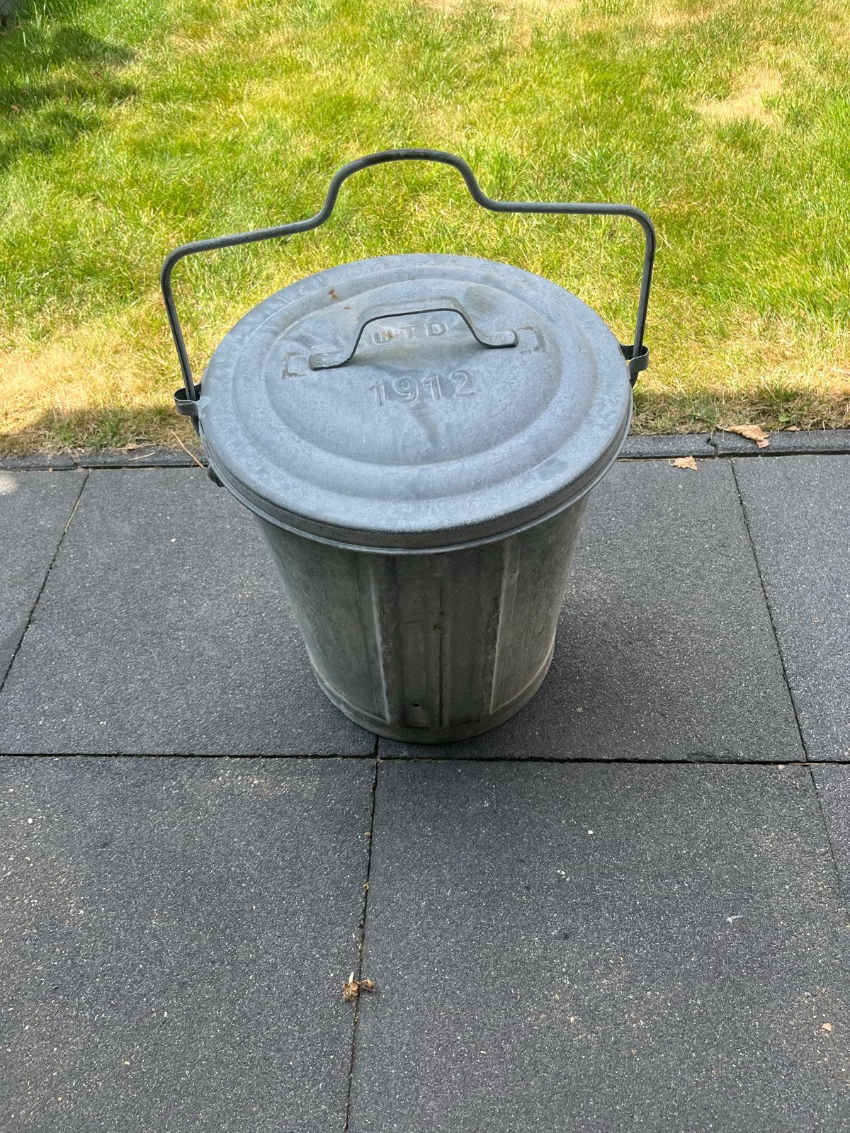 Zinken vuilnisemmer, gieter 5 liter en emmer, Ophalen