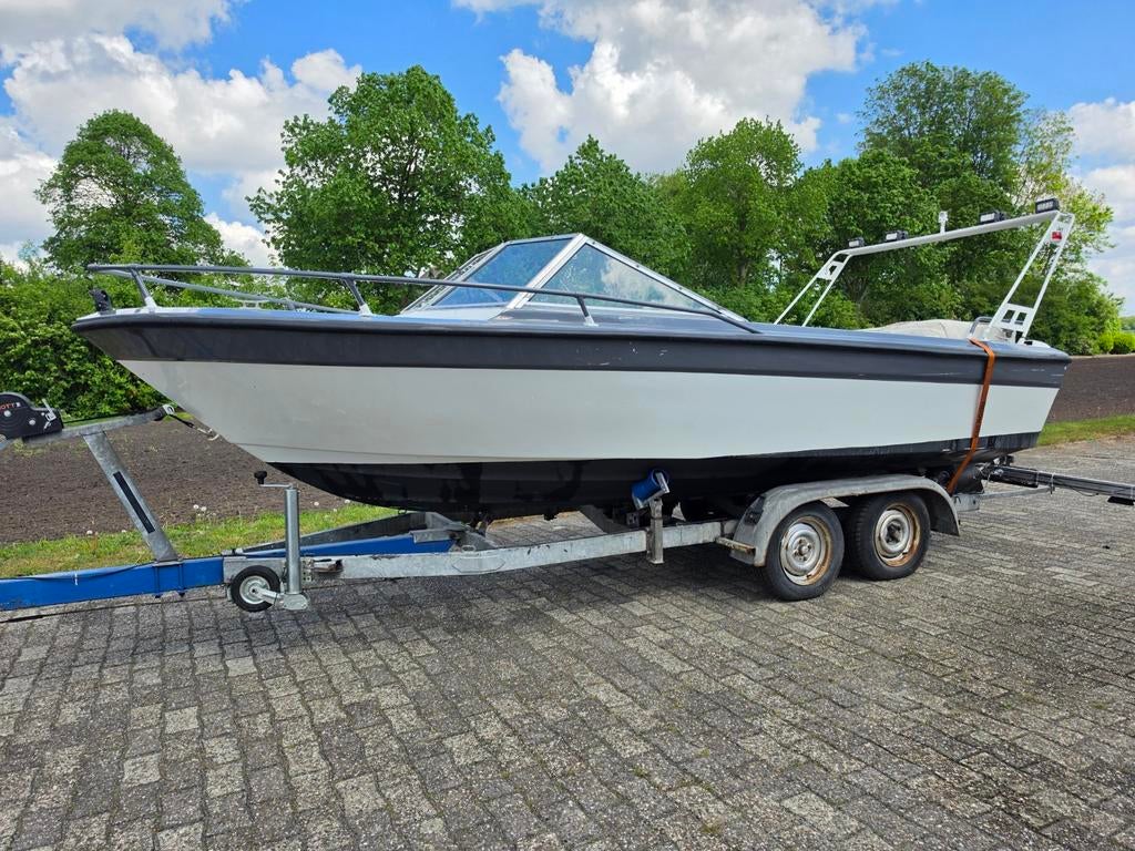 Sportboot met trailer . Project, Watersport en Boten, Speedboten, Ophalen, Gebruikt, 70 tot 120 pk, 3 tot 6 meter