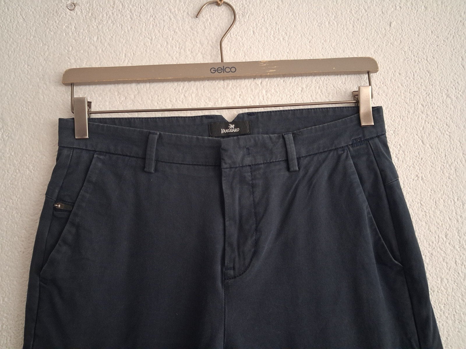 Vanguard Chino Broek Donkerblauw W31/L32, Kleding | Heren, Broeken en Pantalons, Blauw, Ophalen of Verzenden, Zo goed als nieuw