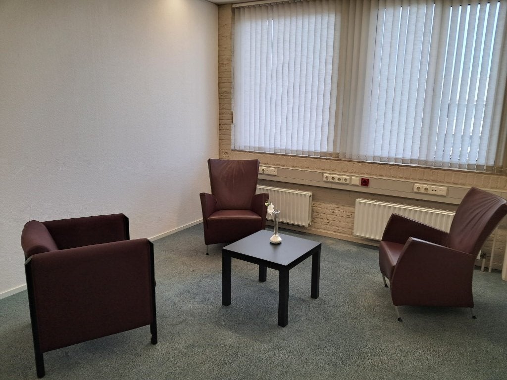 Flexplek /kantoor/coach ruimte Vught, Ophalen, Nieuw, Grijs