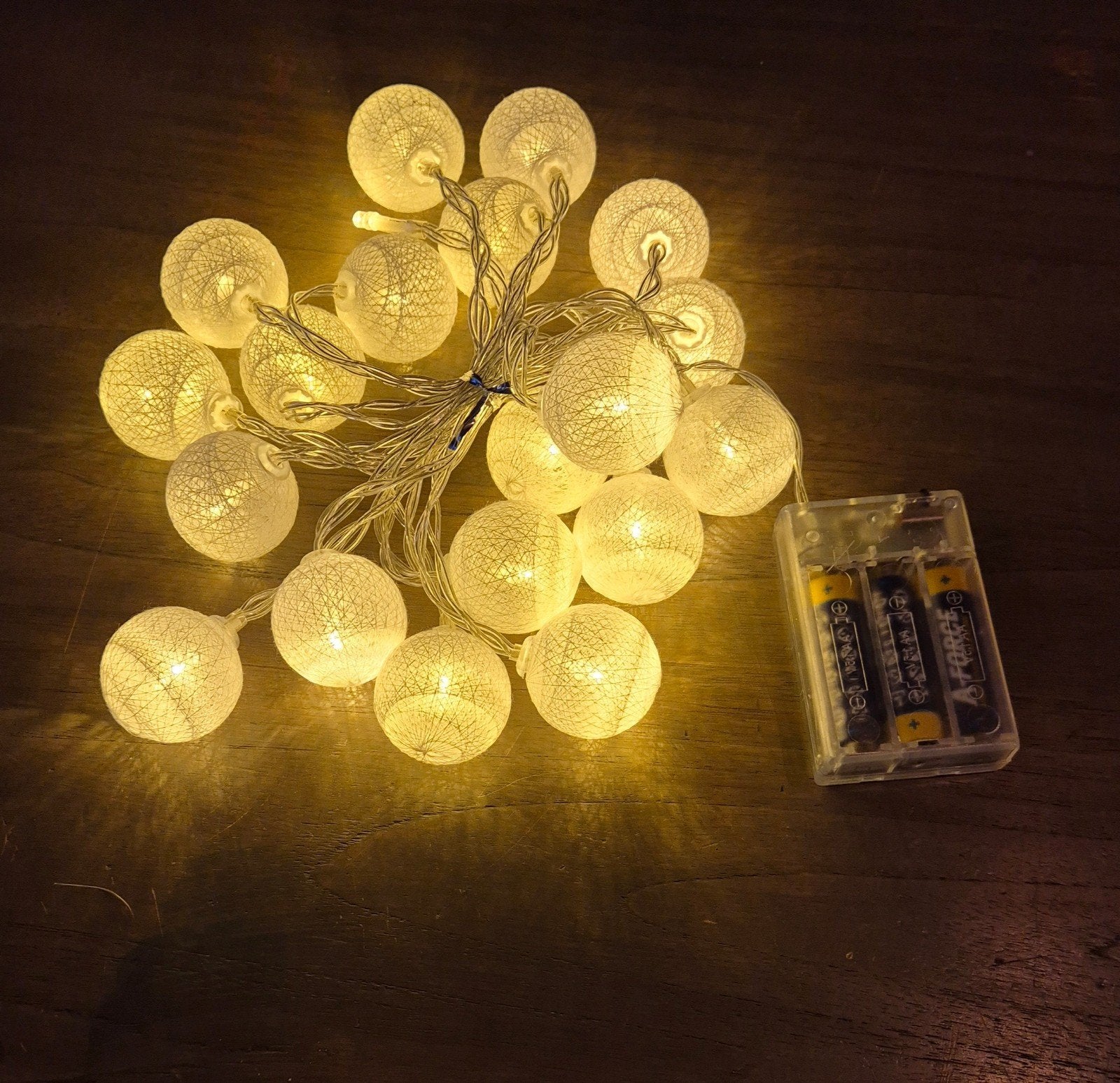 Nieuwe lichtslinger met 20 katoenen ledbollen., Ophalen of Verzenden, Nieuw