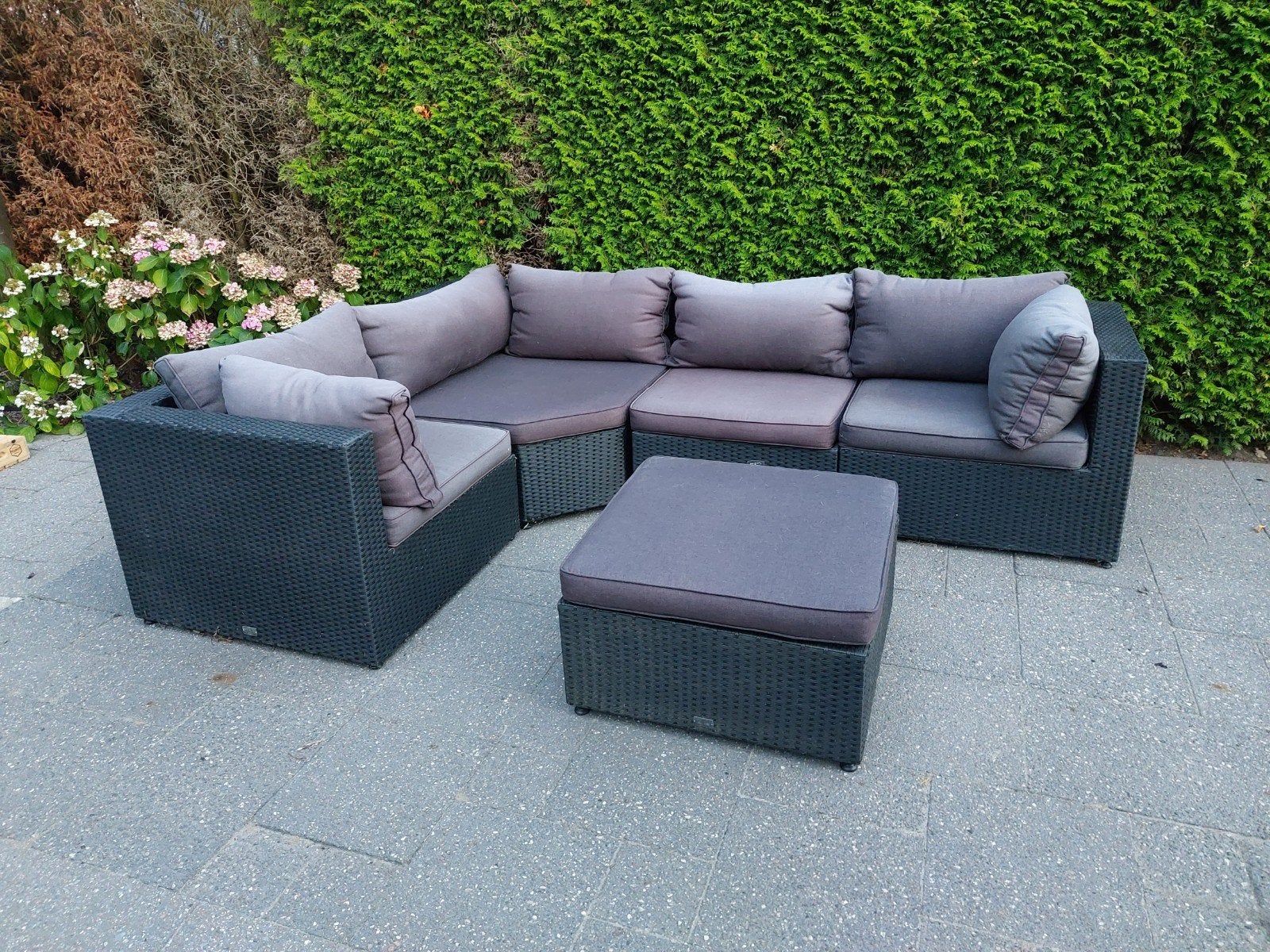 loungeset met bijhorende kussens, Bezorging is mogelijk, 5 zitplaatsen, Gebruikt, Bank, Ophalen of Verzenden