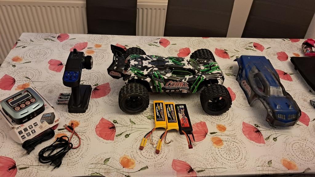 VRX Cobra 1:8 rc truck, Hobby en Vrije tijd, Modelbouw | Auto's en Voertuigen, Groter dan 1:32, Zo goed als nieuw, Truck, Ophalen