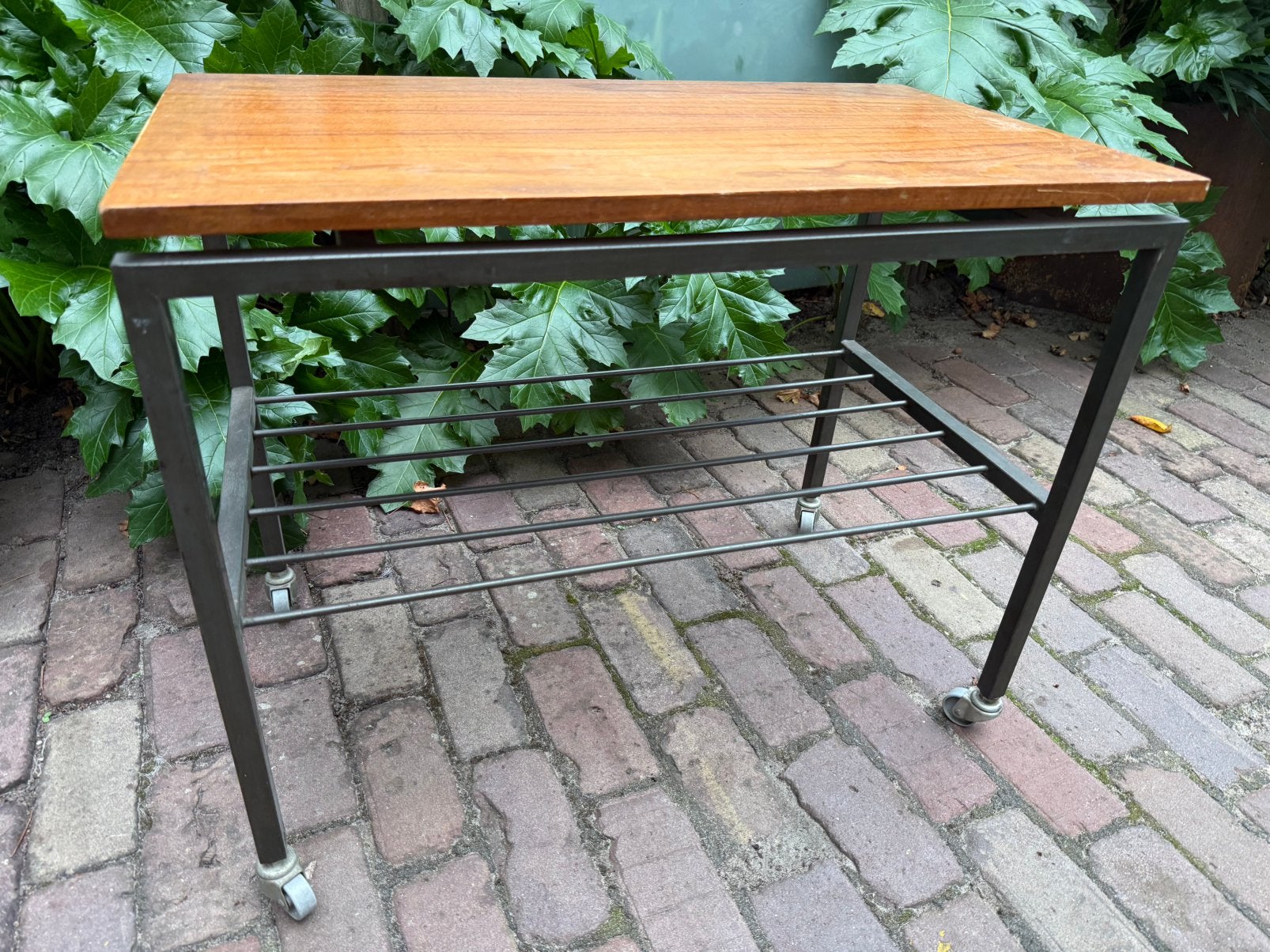 Bijzettafel. Bartafeltje, bruynzeel spectrum gispen vintage, Ophalen, 50 tot 100 cm, Zo goed als nieuw, 25 tot 50 cm
