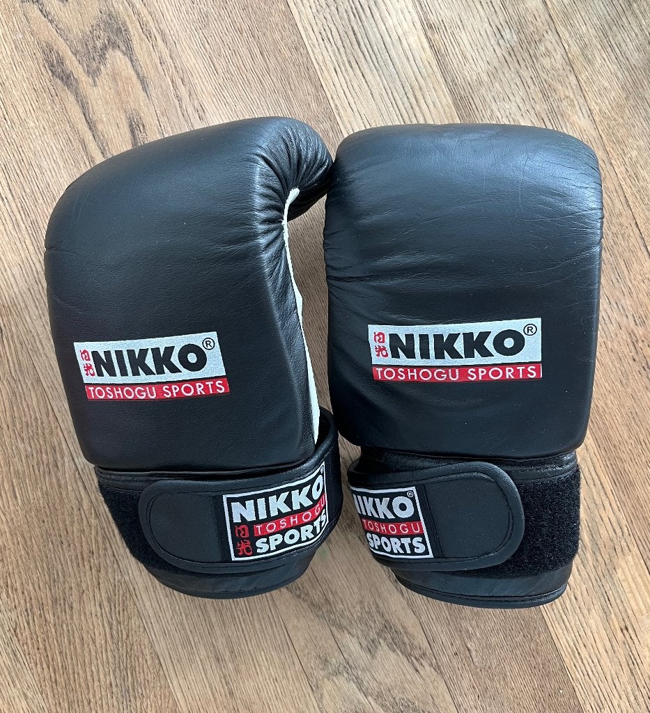 Bokshandschoenen - Nikko, Ophalen, Zo goed als nieuw, Bokshandschoenen