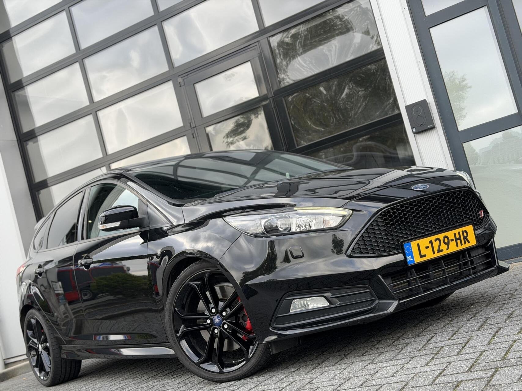 Ford Focus 2.0 ST-3 250PK+ / Pano / Camera / Recaro / LEDER, 15 km/l, Gebruikt, Euro 6, 4 cilinders