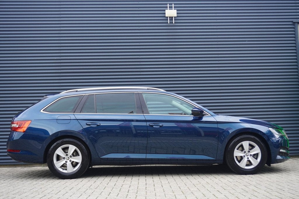 Skoda Superb Combi 1.5 TSI 150pk DSG ACT Business Edition |, 12 maanden, Stof, 4 cilinders, Blauw