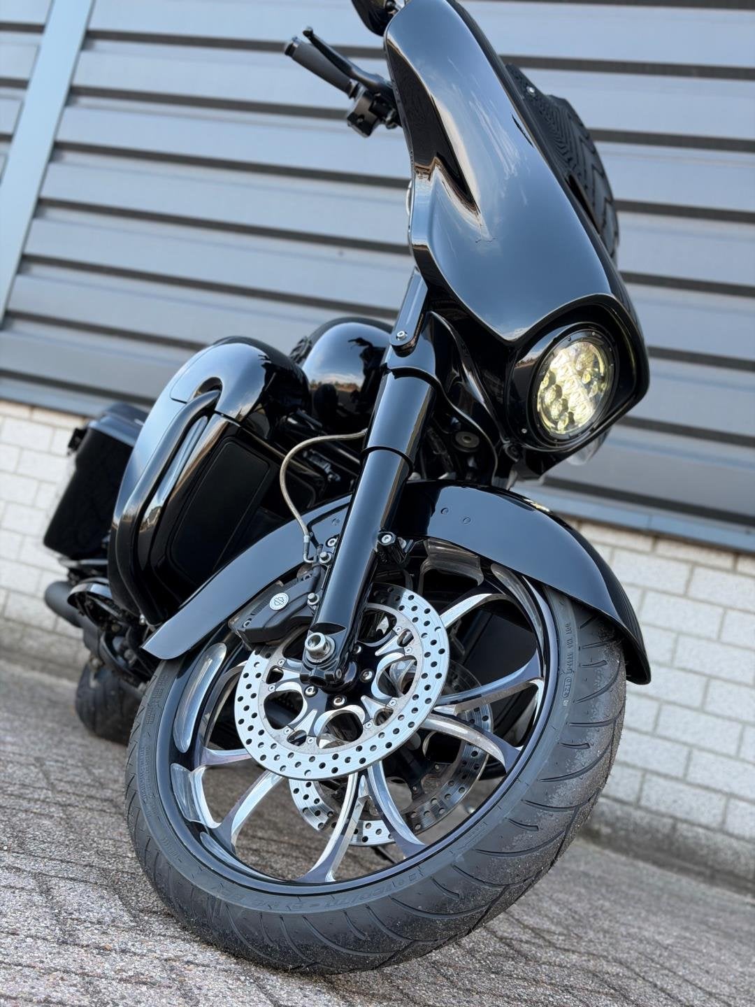 Harley Davidson FLHX Street Glide 103 black EDITION rockford, 1688 cc, Bedrijf, LED Verlichting, Meer dan 35 kW