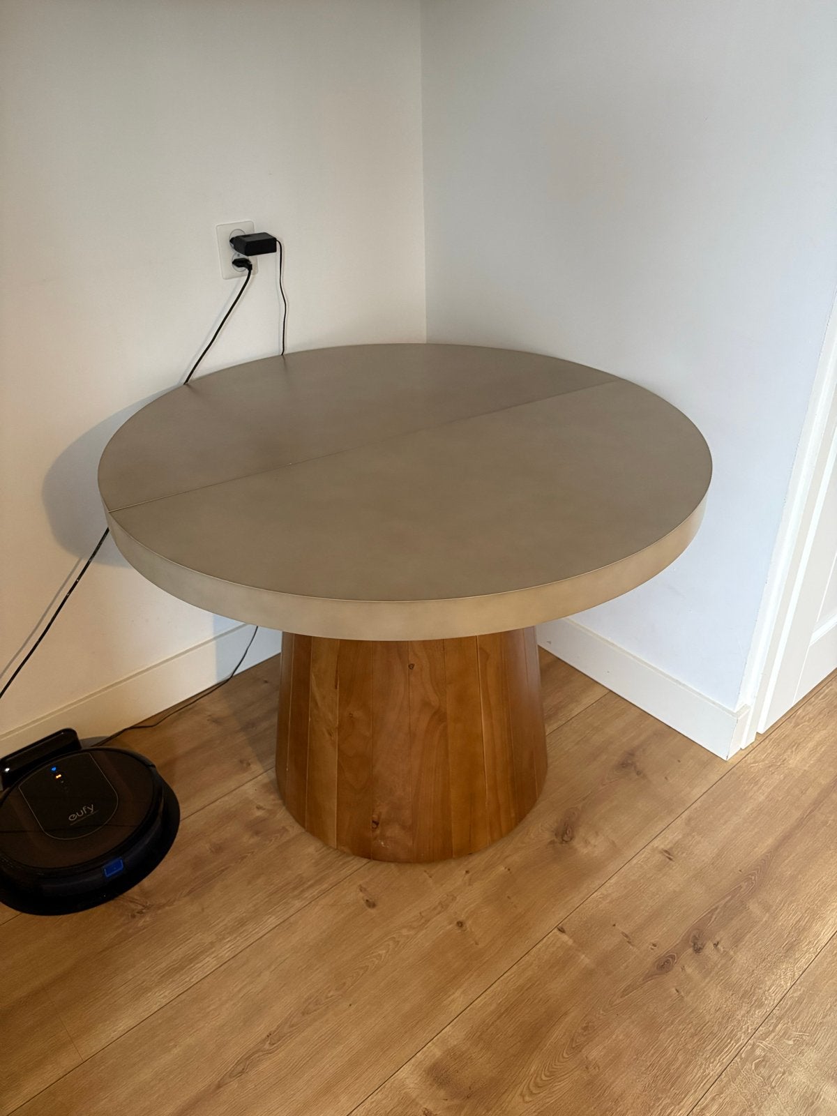 Homary Japandi Extendable Round-To-Oval Wooden Dining Table, Ophalen, Round / oval, Gebruikt, 100 tot 150 cm