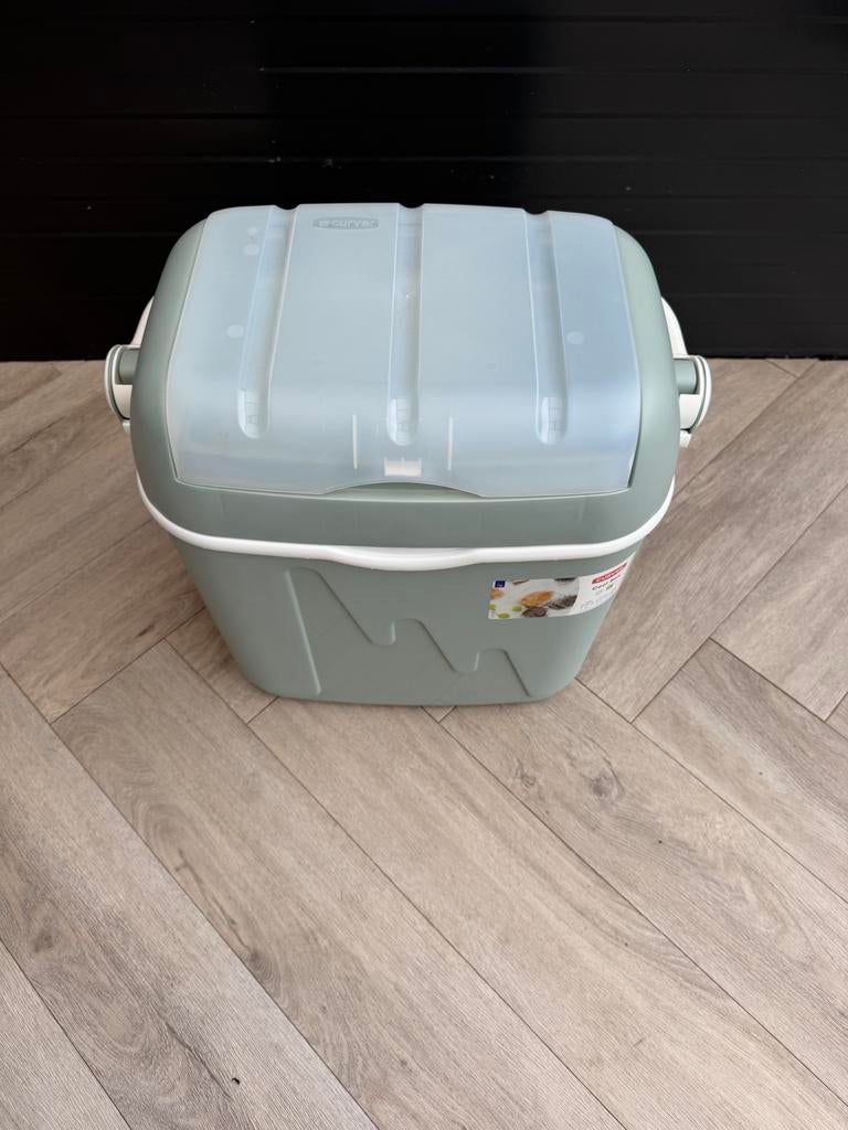 Curver Koelbox 32L - Ideaal voor picknicks en uitjes, Caravans en Kamperen, Ophalen, Zo goed als nieuw, Koelbox, Koelelement