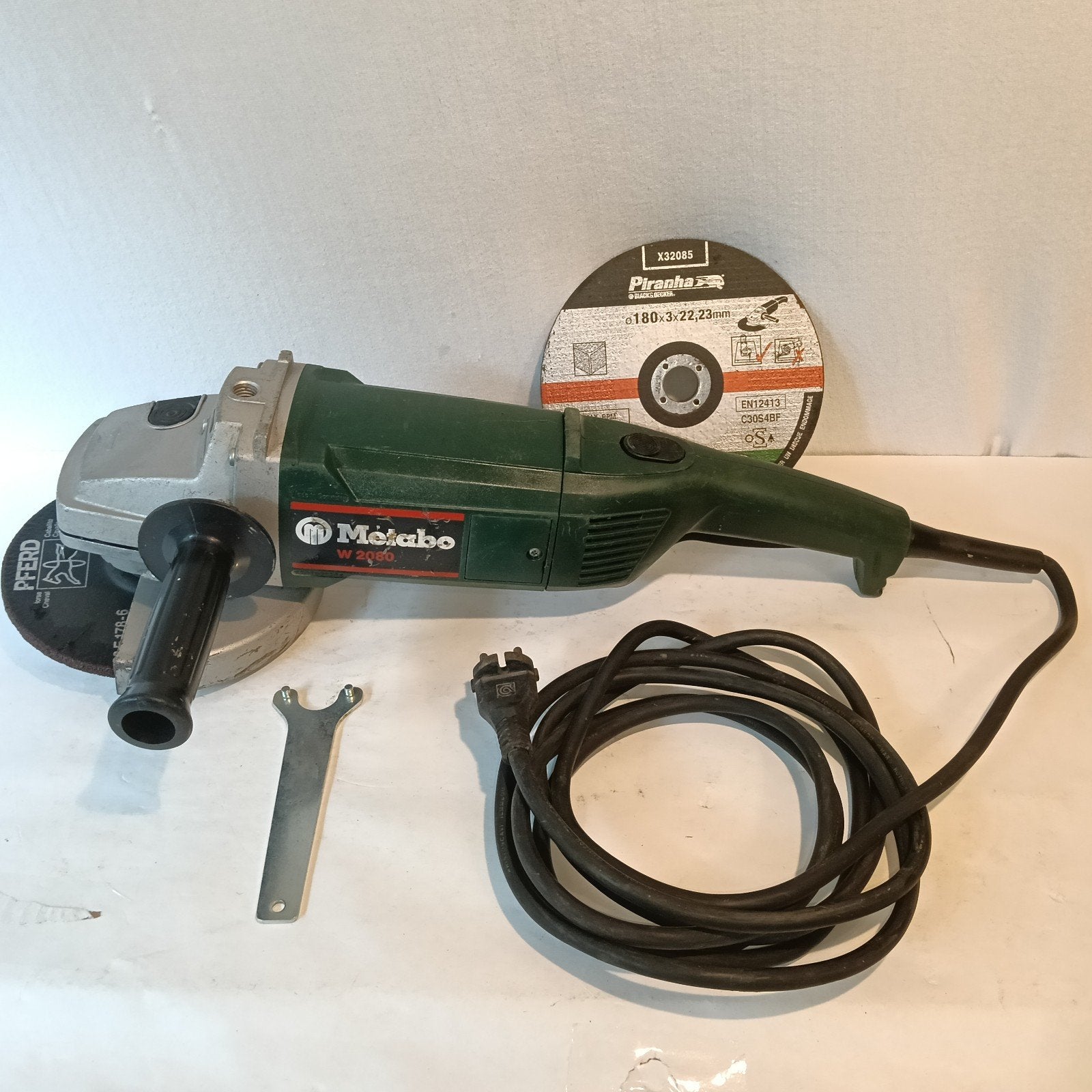 Metabo Haakse Slijpmachine W2080 - 2000W - max 180mm Schijve, Doe-het-zelf en Verbouw, Ophalen of Verzenden, Gebruikt, 1000 watt of meer
