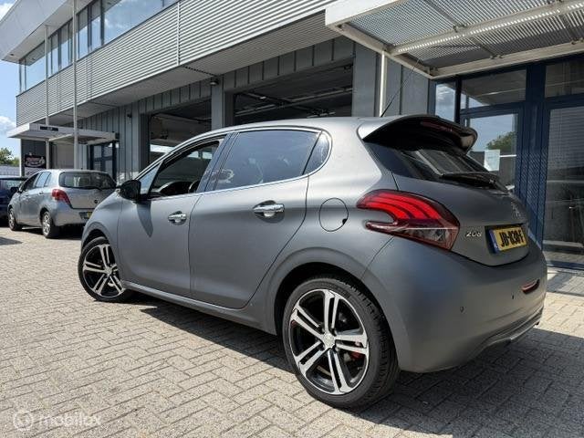 Peugeot 208 1.2 Benz GT Line Pano Camera, Auto's, Voorwielaandrijving, Gebruikt, Euro 6, 49 €/maand