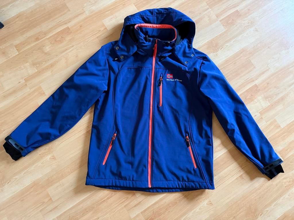 Blauwe Noorse softshell jas met capuchon - Maat L unisex, Kleding | Dames, Verzenden, Zo goed als nieuw, Maat 42/44 (L), Blauw