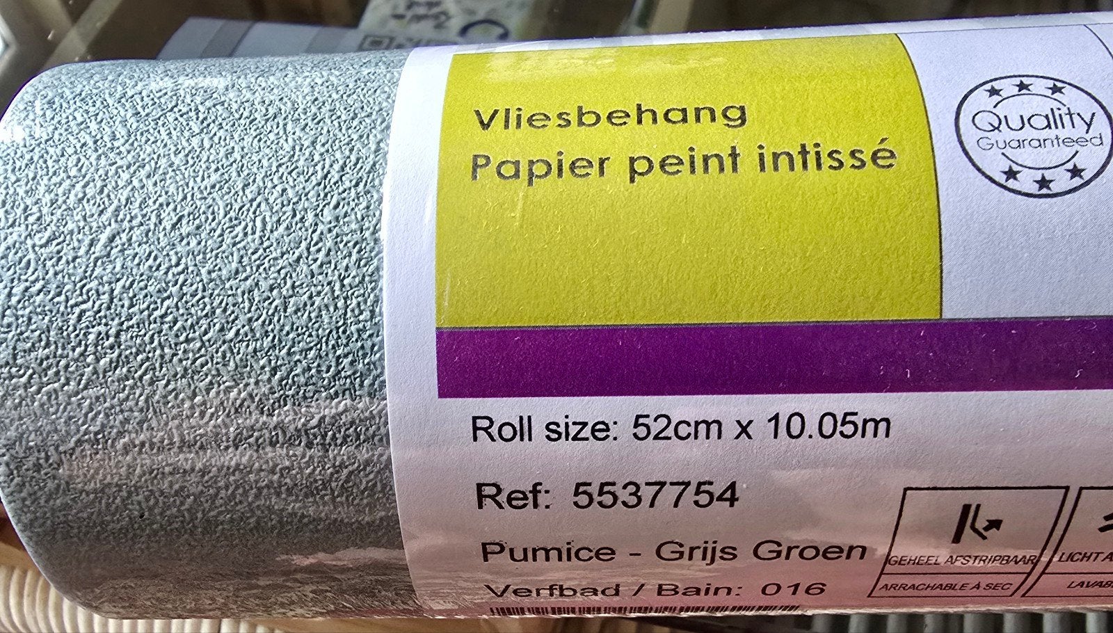 Vliesbehang Pumice - Grijs Groen (52cm x 10.05m), Ophalen of Verzenden, Minder dan 10 m², Groen, Pumice textuur