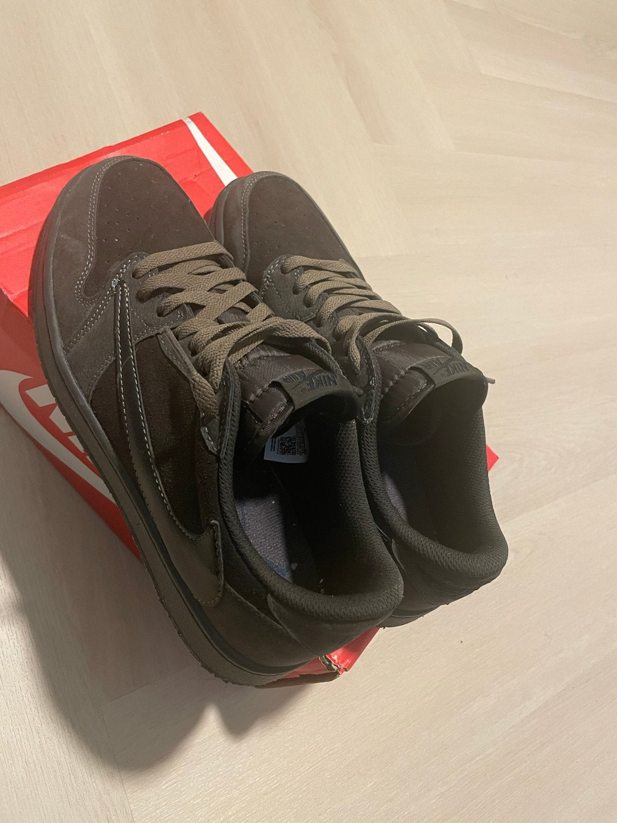 Travis Scott x Jordan 1 Low OG SP - Maat 44, Ophalen of Verzenden, Zo goed als nieuw, Bruin, Sneakers of Gympen