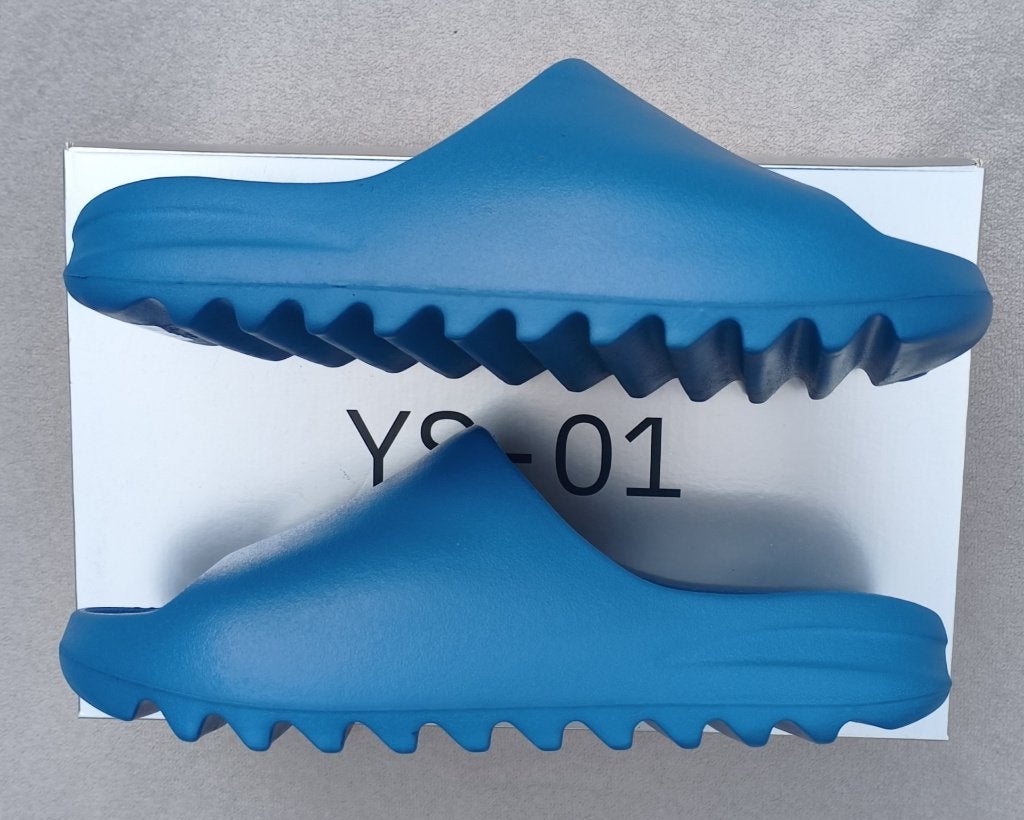 Yeezy YZY slide - 45, Slippers, Blauw, Nieuw, Ophalen of Verzenden