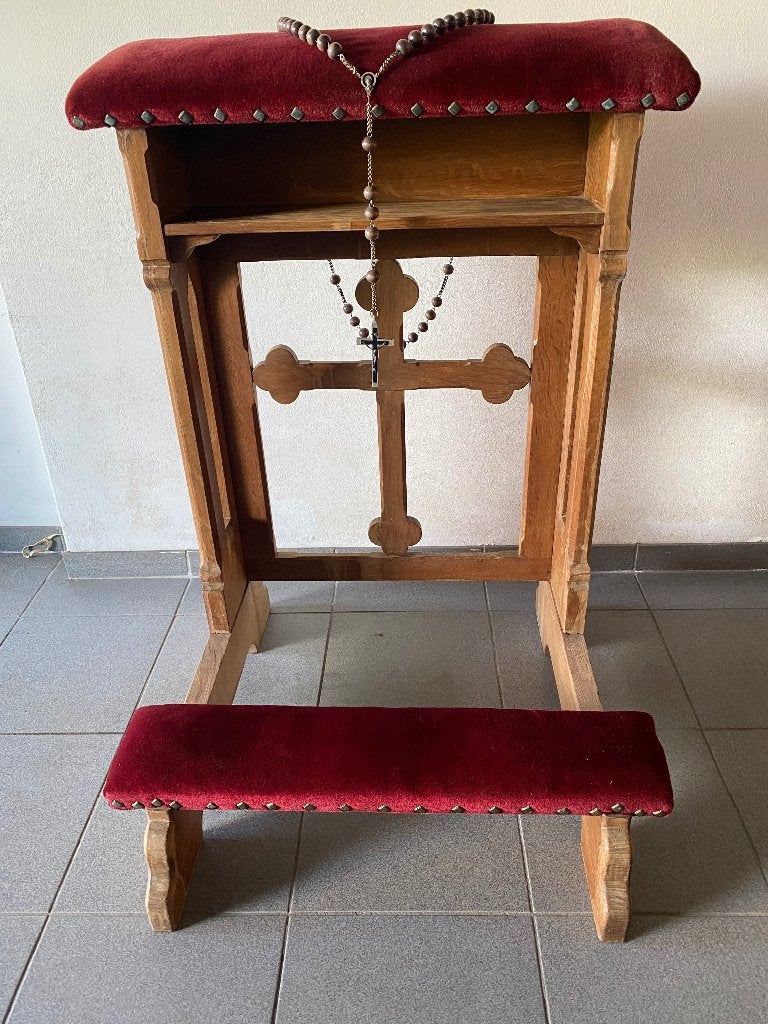 Antieke houten bidstoel, Ophalen