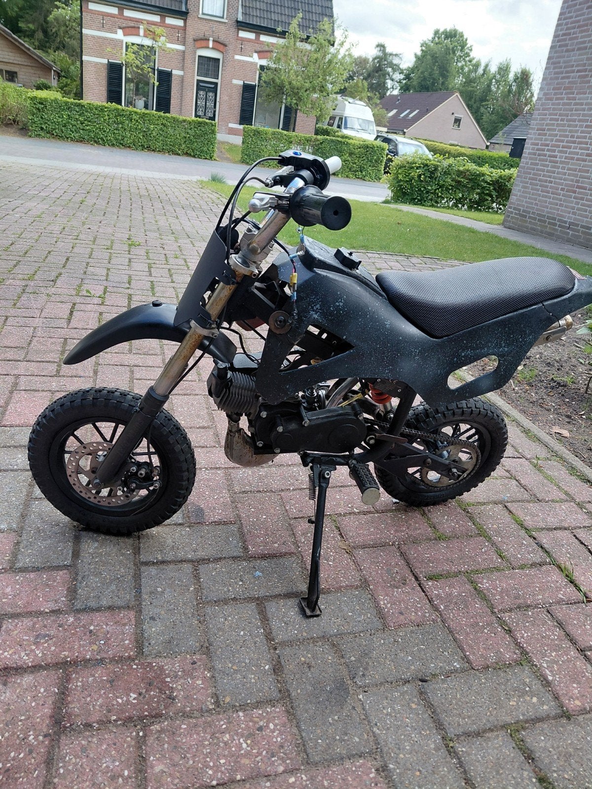 Minibike zo goed als nieuw - Loopt 45km/u, Fietsen en Brommers, Minibikes, Midibikes en Pitbikes, Ophalen